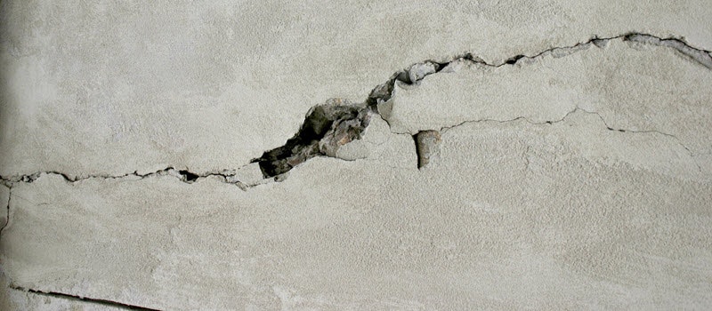 blog-cracked-grey-wall